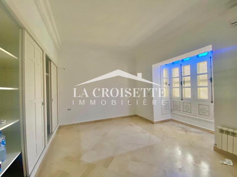 Villa S+5 avec piscine à Gammarth 